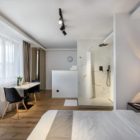 Urbio Private 3*